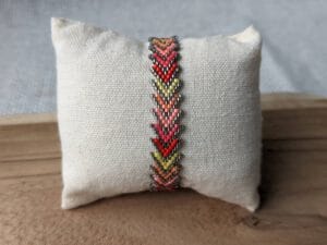Weef armband V-tje rood-roze-zilver