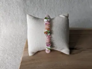 Armband roze bloem