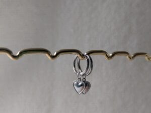 Oorbellen met hartjes hanger 'model klein' (zilver)